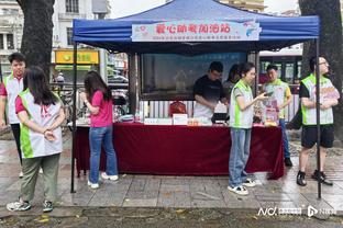 乌度卡：申京和贾巴里形成了很好的互补 他们俩正在建立化学反应